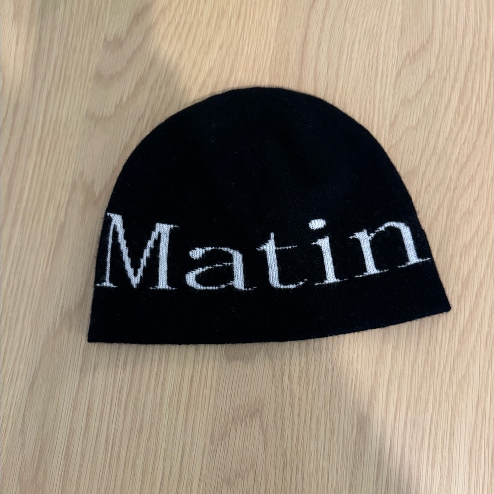 Matin Kim Black Beanie